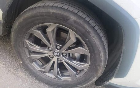 Toyota RAV4, 2024 год, 2 655 000 рублей, 4 фотография