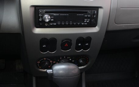 Renault Sandero I, 2013 год, 390 000 рублей, 10 фотография