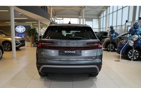 Skoda Kodiaq, 2025 год, 5 990 000 рублей, 4 фотография
