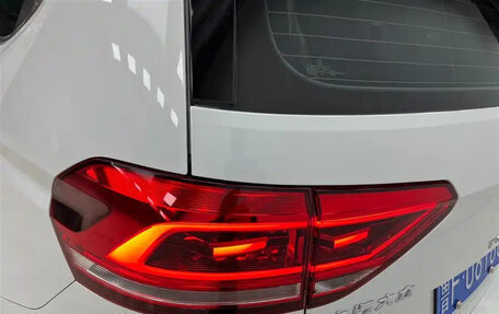 Volkswagen Touran III, 2021 год, 2 200 000 рублей, 5 фотография