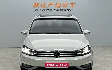 Volkswagen Touran III, 2021 год, 2 200 000 рублей, 2 фотография