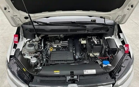 Volkswagen Touran III, 2021 год, 2 200 000 рублей, 23 фотография