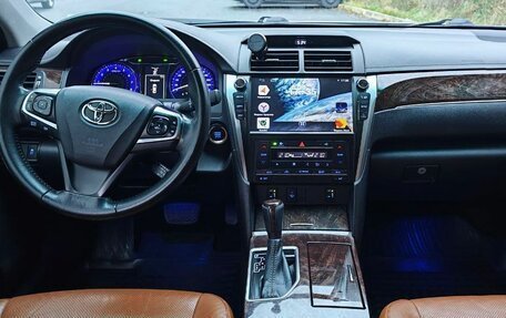 Toyota Camry, 2017 год, 2 000 000 рублей, 5 фотография