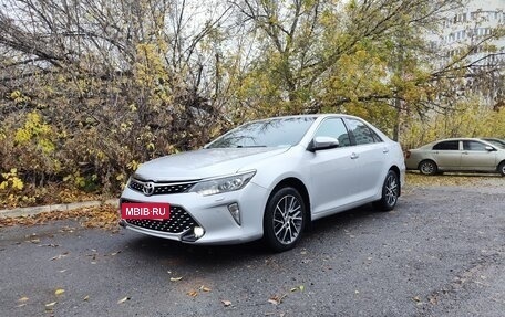 Toyota Camry, 2017 год, 2 000 000 рублей, 4 фотография