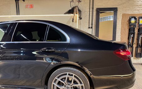Mercedes-Benz E-Класс, 2020 год, 4 400 000 рублей, 3 фотография