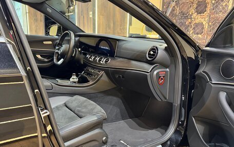 Mercedes-Benz E-Класс, 2020 год, 4 400 000 рублей, 10 фотография