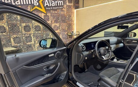 Mercedes-Benz E-Класс, 2020 год, 4 400 000 рублей, 20 фотография