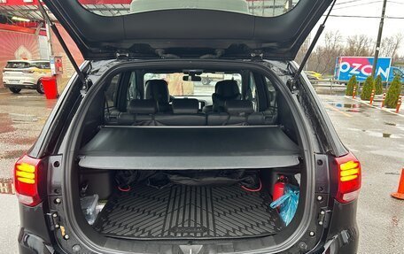 Mitsubishi Outlander III рестайлинг 3, 2021 год, 2 500 000 рублей, 11 фотография