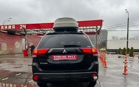 Mitsubishi Outlander III рестайлинг 3, 2021 год, 2 500 000 рублей, 6 фотография