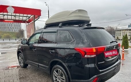 Mitsubishi Outlander III рестайлинг 3, 2021 год, 2 500 000 рублей, 7 фотография