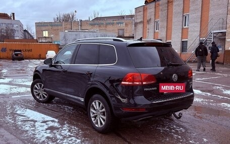 Volkswagen Touareg III, 2011 год, 1 700 000 рублей, 4 фотография