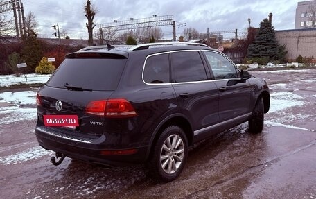 Volkswagen Touareg III, 2011 год, 1 700 000 рублей, 3 фотография