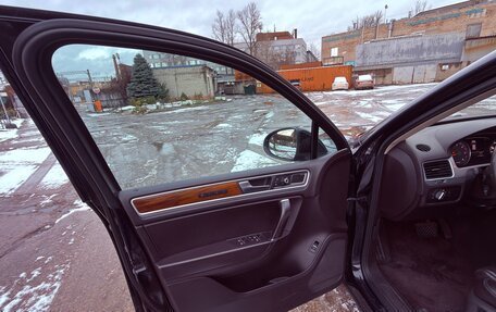 Volkswagen Touareg III, 2011 год, 1 700 000 рублей, 6 фотография