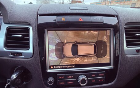 Volkswagen Touareg III, 2011 год, 1 700 000 рублей, 12 фотография