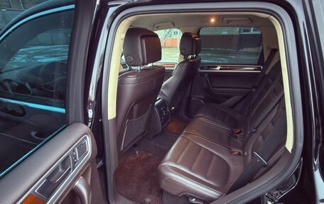 Volkswagen Touareg III, 2011 год, 1 700 000 рублей, 8 фотография