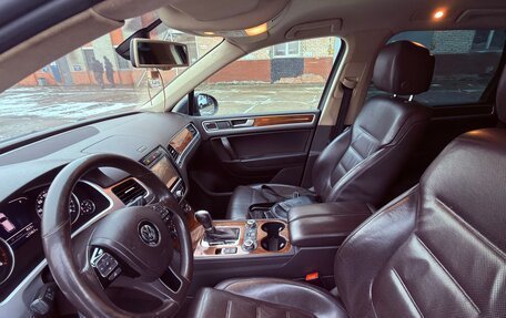 Volkswagen Touareg III, 2011 год, 1 700 000 рублей, 7 фотография