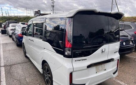 Honda Stepwgn IV, 2017 год, 1 700 000 рублей, 4 фотография