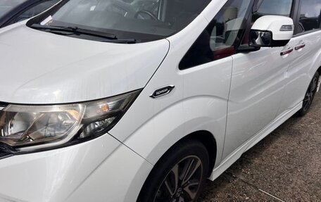 Honda Stepwgn IV, 2017 год, 1 700 000 рублей, 8 фотография