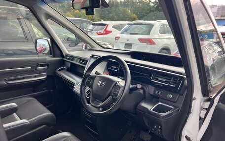 Honda Stepwgn IV, 2017 год, 1 700 000 рублей, 18 фотография