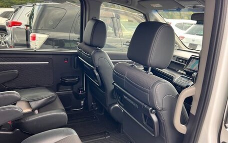 Honda Stepwgn IV, 2017 год, 1 700 000 рублей, 28 фотография