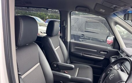 Honda Stepwgn IV, 2017 год, 1 700 000 рублей, 32 фотография