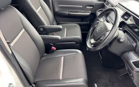 Honda Stepwgn IV, 2017 год, 1 700 000 рублей, 33 фотография