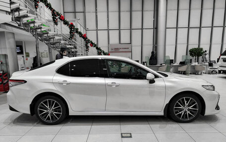 Toyota Camry, 2021 год, 3 150 000 рублей, 5 фотография