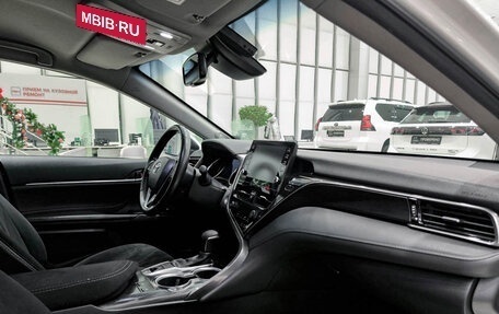 Toyota Camry, 2021 год, 3 150 000 рублей, 13 фотография