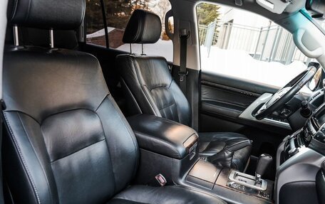 Toyota Land Cruiser 200, 2012 год, 4 200 000 рублей, 40 фотография