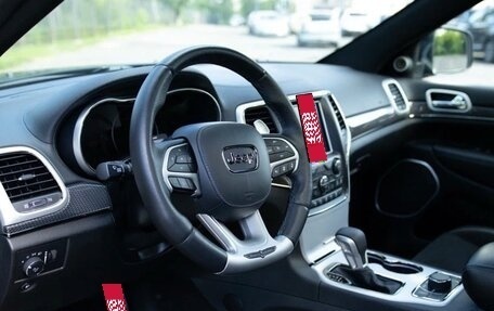 Jeep Grand Cherokee, 2018 год, 7 000 000 рублей, 25 фотография