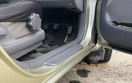 Toyota Platz, 2000 год, 350 000 рублей, 15 фотография