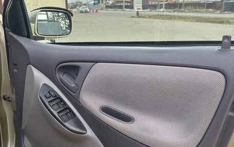 Toyota Platz, 2000 год, 350 000 рублей, 30 фотография