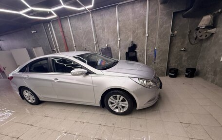 Hyundai Sonata VI, 2010 год, 1 450 000 рублей, 3 фотография