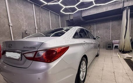 Hyundai Sonata VI, 2010 год, 1 450 000 рублей, 6 фотография