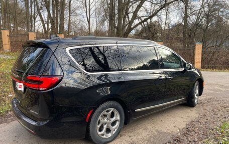 Chrysler Pacifica (RU), 2022 год, 5 900 000 рублей, 5 фотография