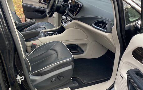 Chrysler Pacifica (RU), 2022 год, 5 900 000 рублей, 16 фотография