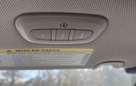 Chrysler Pacifica (RU), 2022 год, 5 900 000 рублей, 23 фотография