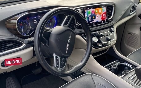 Chrysler Pacifica (RU), 2022 год, 5 900 000 рублей, 19 фотография