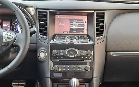 Infiniti QX70, 2015 год, 1 818 000 рублей, 15 фотография