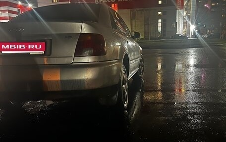 Audi A4, 1995 год, 310 000 рублей, 6 фотография