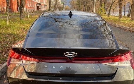 Hyundai Elantra, 2021 год, 1 880 000 рублей, 3 фотография