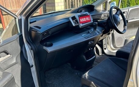 Honda Freed I, 2010 год, 890 000 рублей, 6 фотография