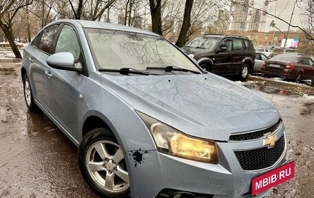 Chevrolet Cruze II, 2010 год, 385 000 рублей, 3 фотография