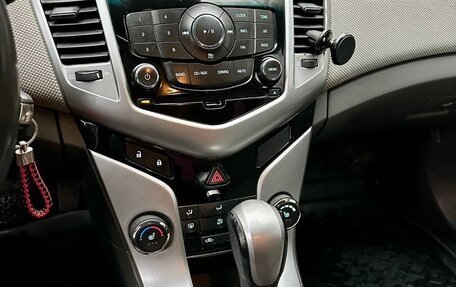 Chevrolet Cruze II, 2010 год, 385 000 рублей, 16 фотография