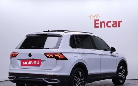 Volkswagen Tiguan II, 2024 год, 4 450 000 рублей, 2 фотография