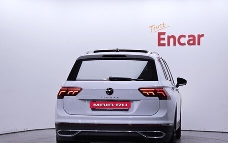 Volkswagen Tiguan II, 2024 год, 4 450 000 рублей, 4 фотография