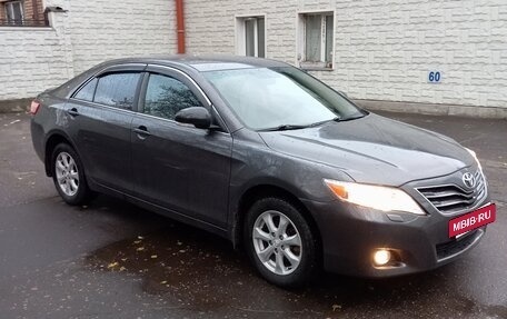 Toyota Camry, 2011 год, 1 390 000 рублей, 10 фотография