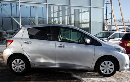 Toyota Vitz, 2013 год, 699 000 рублей, 5 фотография