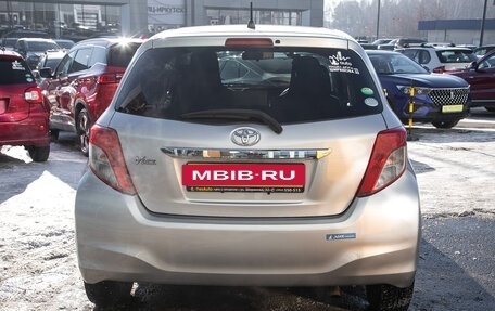 Toyota Vitz, 2013 год, 699 000 рублей, 7 фотография