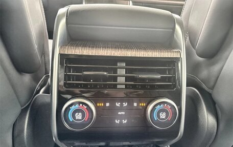 Land Rover Range Rover IV рестайлинг, 2025 год, 21 140 622 рублей, 16 фотография